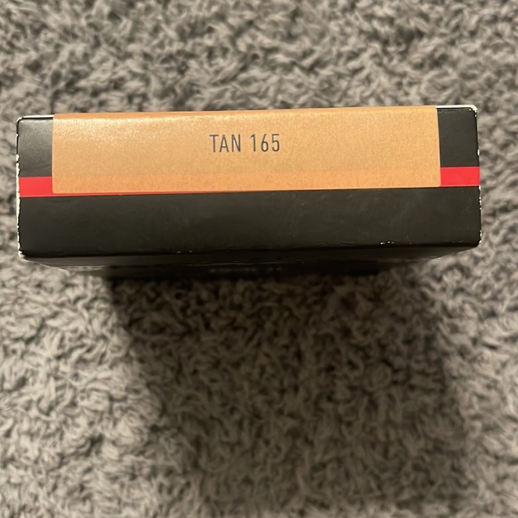 KVD Tan 165 Lock-It Powder Foundation - Picture 4 of 7